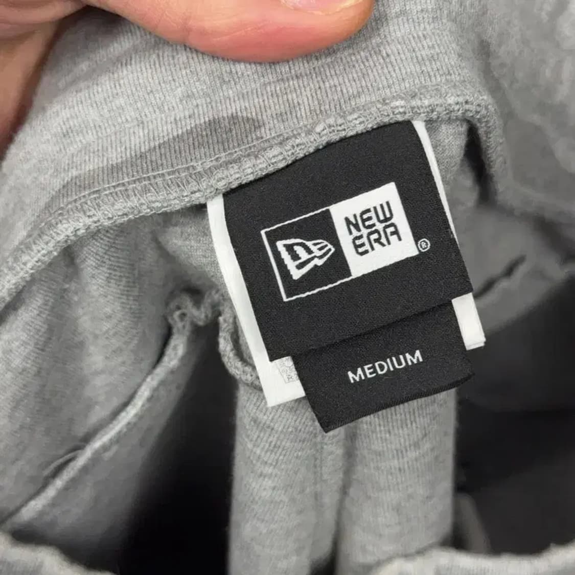 뉴에라 밀리터리 패턴 라이트 그레이 반바지 M 상품이미지3