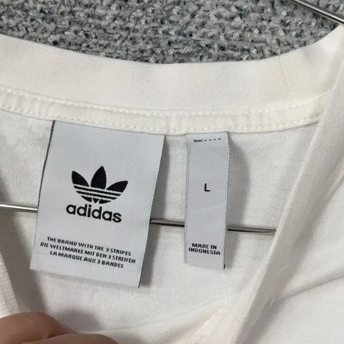 아디다스 빈티지 프린팅 화이트 반팔 티 L 상품이미지3