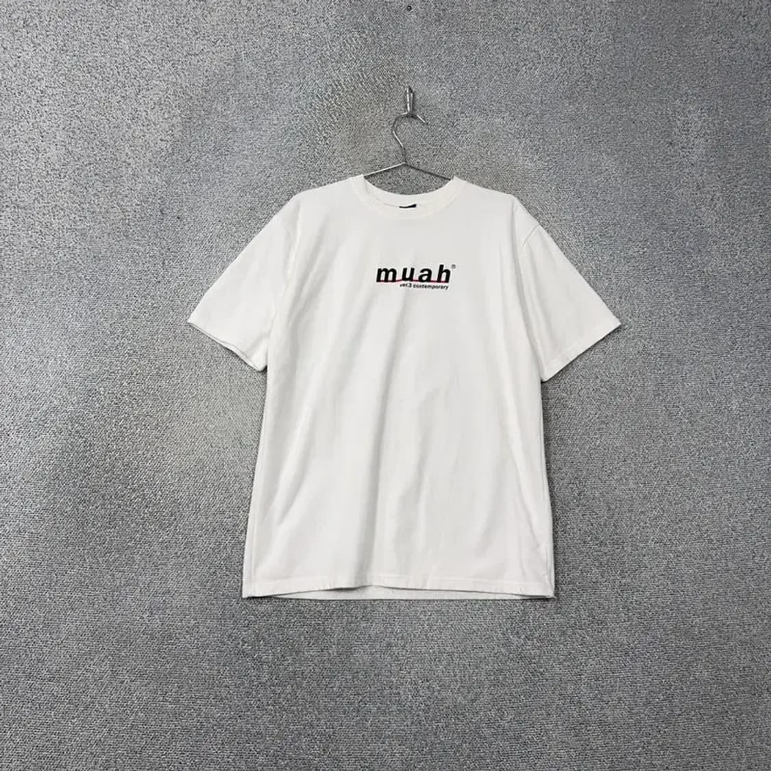 무아무아 프린팅 로고 화이트 반팔 티 F 상품이미지1
