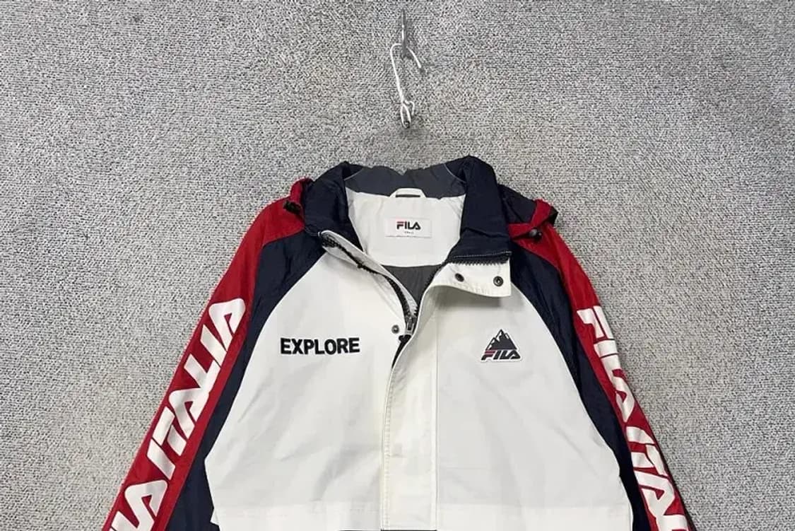 휠라 화이트 로고 프린팅 바람막이 SMALL 상품이미지3