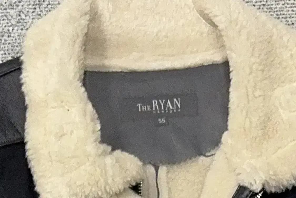 RYAN NEWYORK 블랙 무스탕 코트 85-160 (55) 상품이미지5