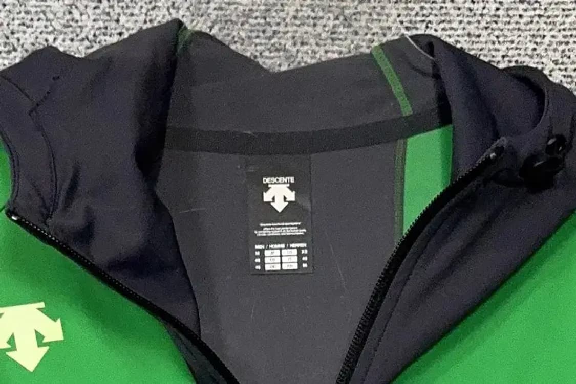 데상트 그린 로고 후드 바람막이 95 상품이미지5