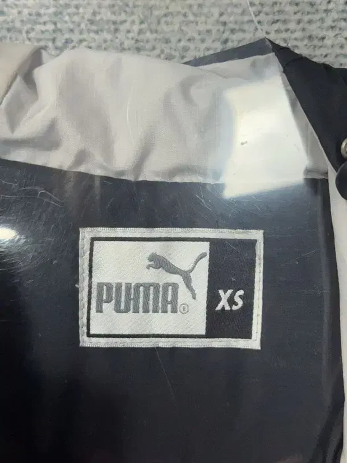 푸마 블랙 로고 덕다운 패딩 XS 상품이미지7