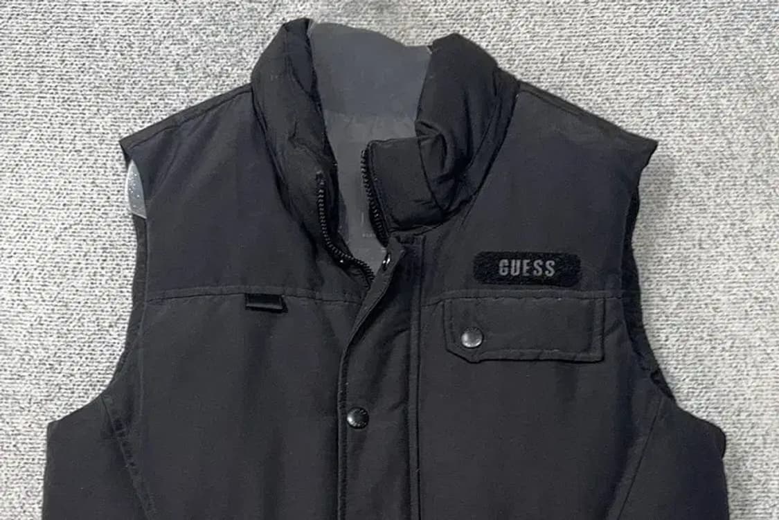 게스 블랙 덕다운 패딩조끼 M 상품이미지3