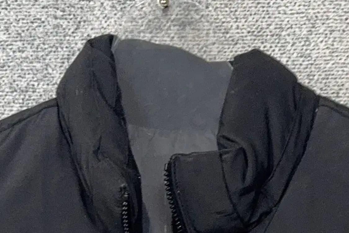 게스 블랙 덕다운 패딩조끼 M 상품이미지5