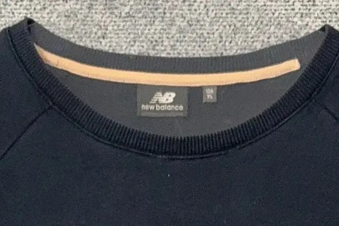 뉴발란스 블랙 로고 맨투맨 XL 상품이미지5