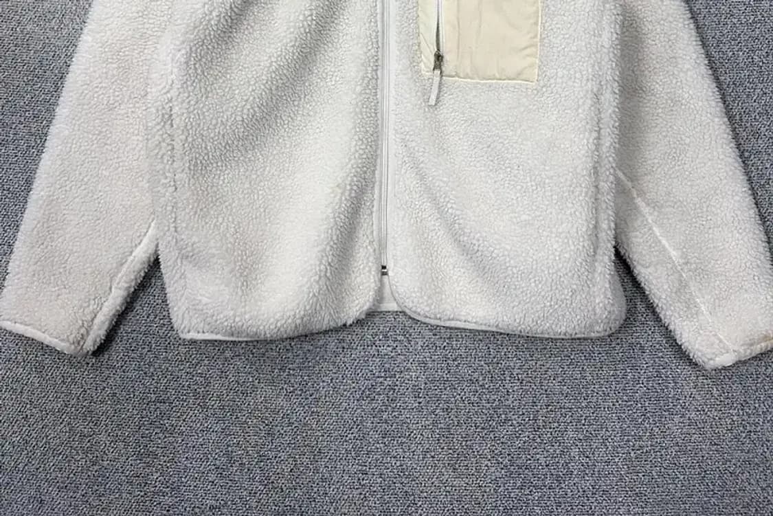 무신사스탠다드 화이트 양털 뽀글이 후리스 XL 상품이미지4