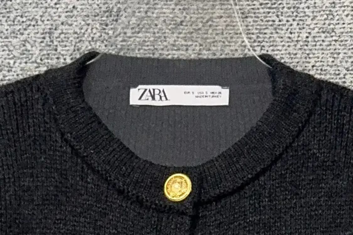 자라 블랙 금장 니트 가디건 S 상품이미지3