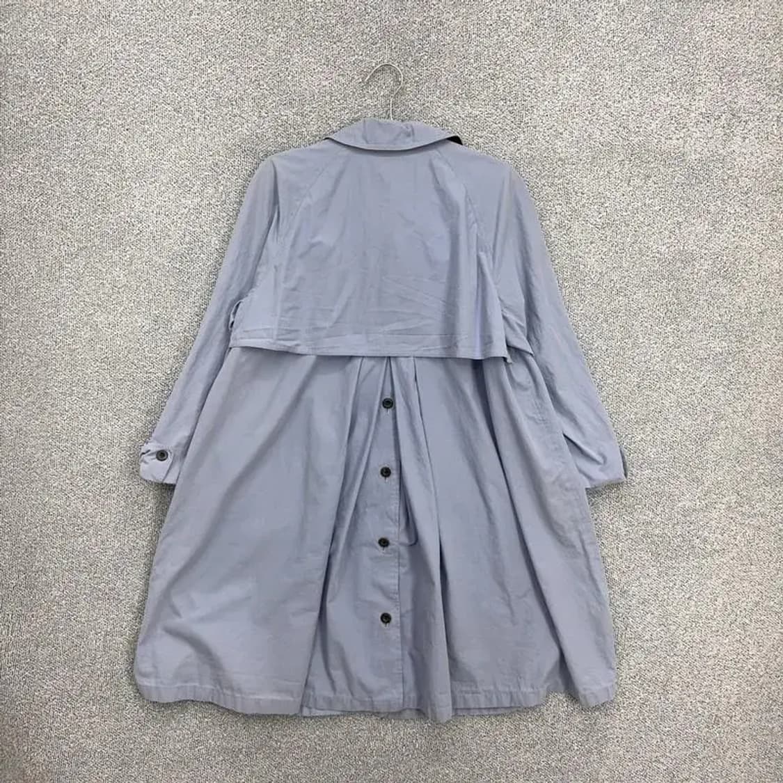 버버리 리버스 버튼 트렌치코트 상품이미지1