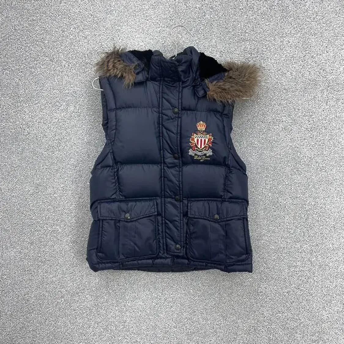 폴로 덕다운 자수 패딩 조끼 S 상품이미지1