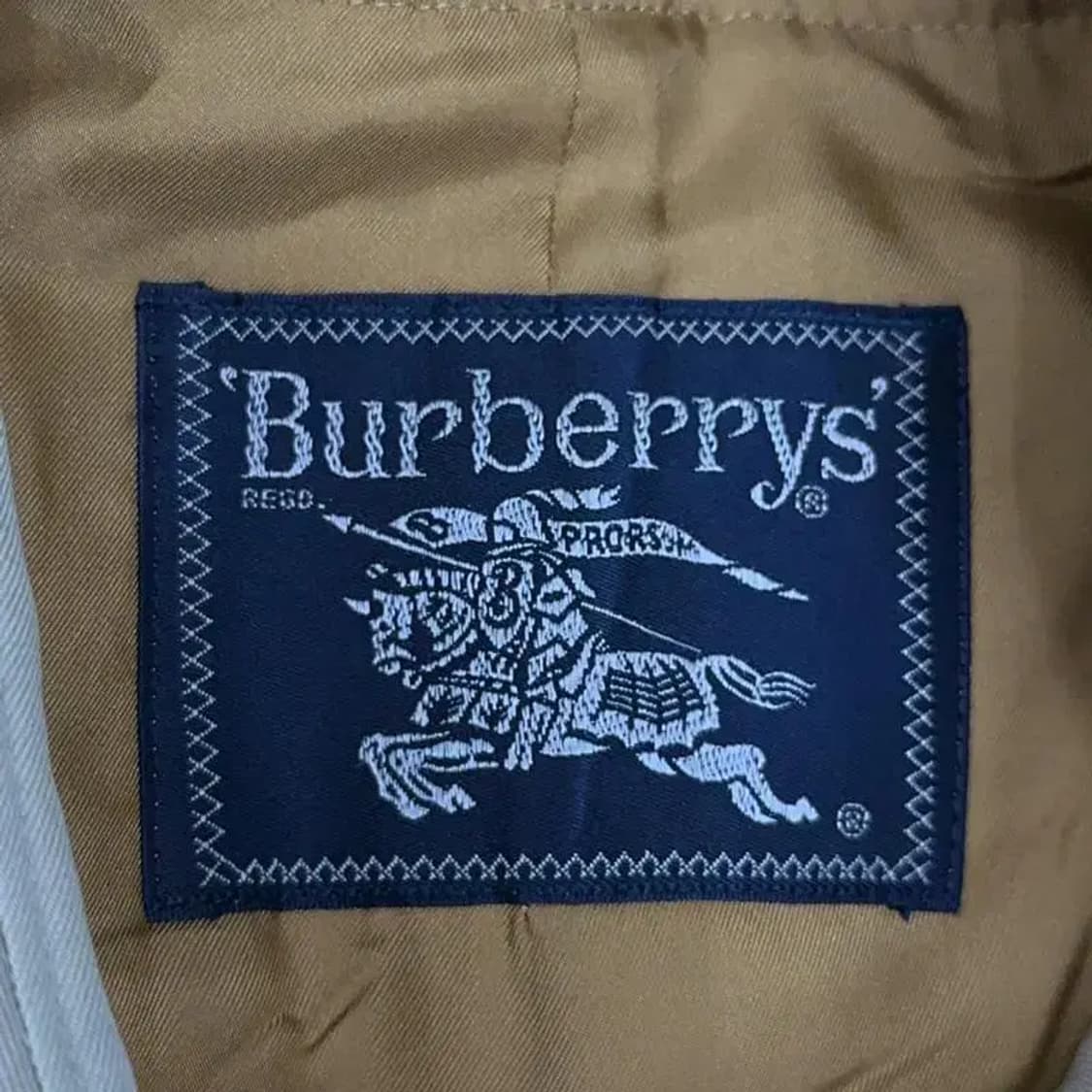 버버리 캔싱턴 헤리티지 트렌치코트 상품이미지5