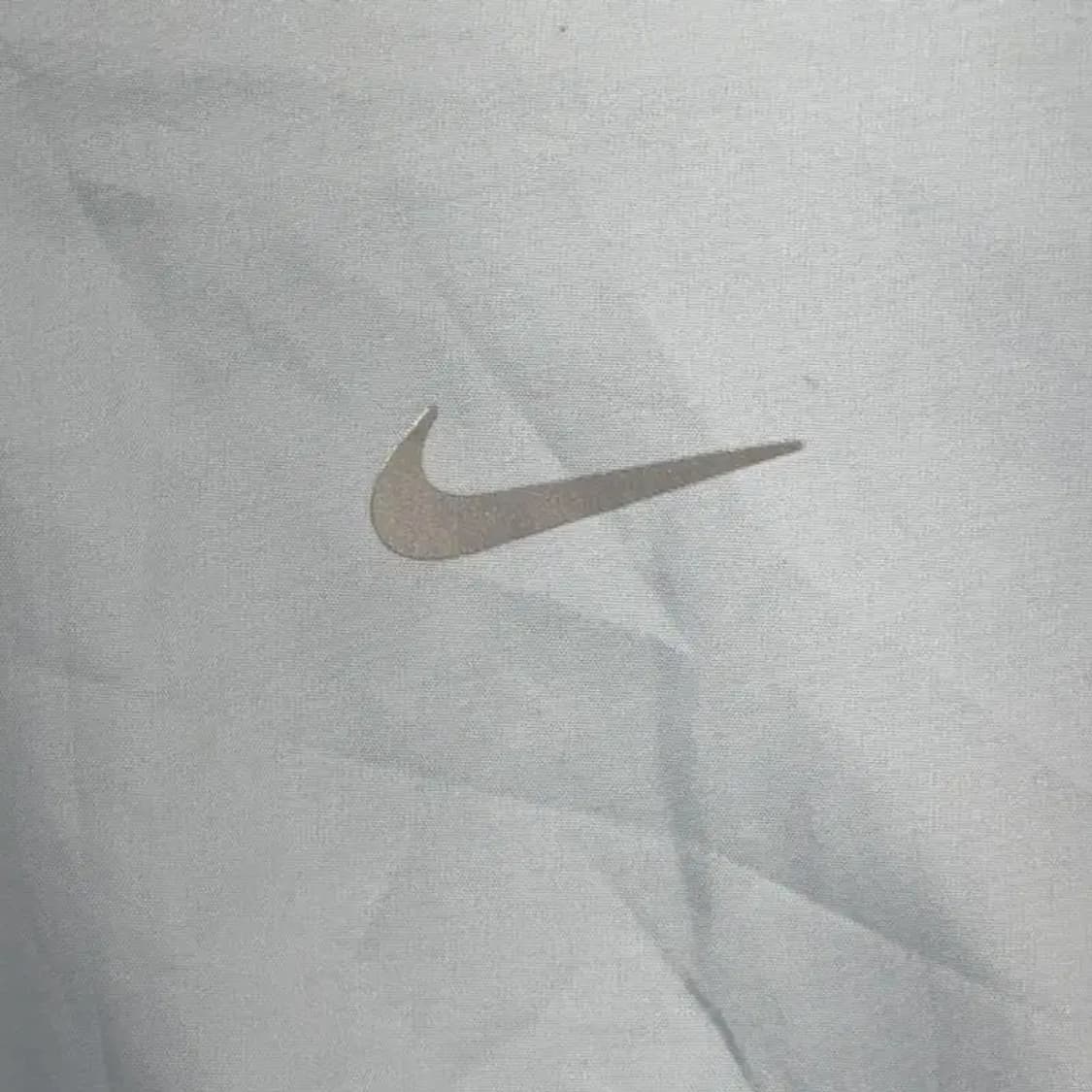 나이키 러닝 바람막이 M 상품이미지3