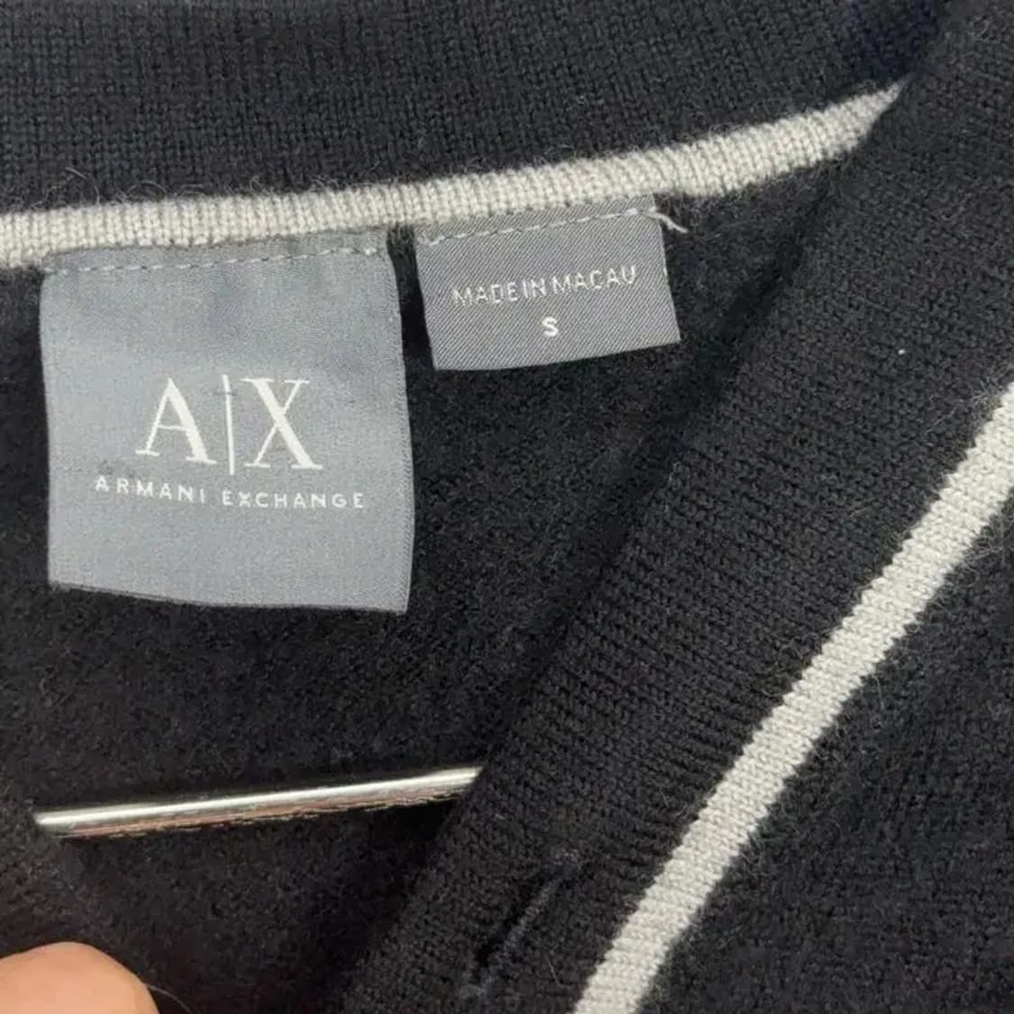 알마니 익스체인지 버튼 니트 S 상품이미지4