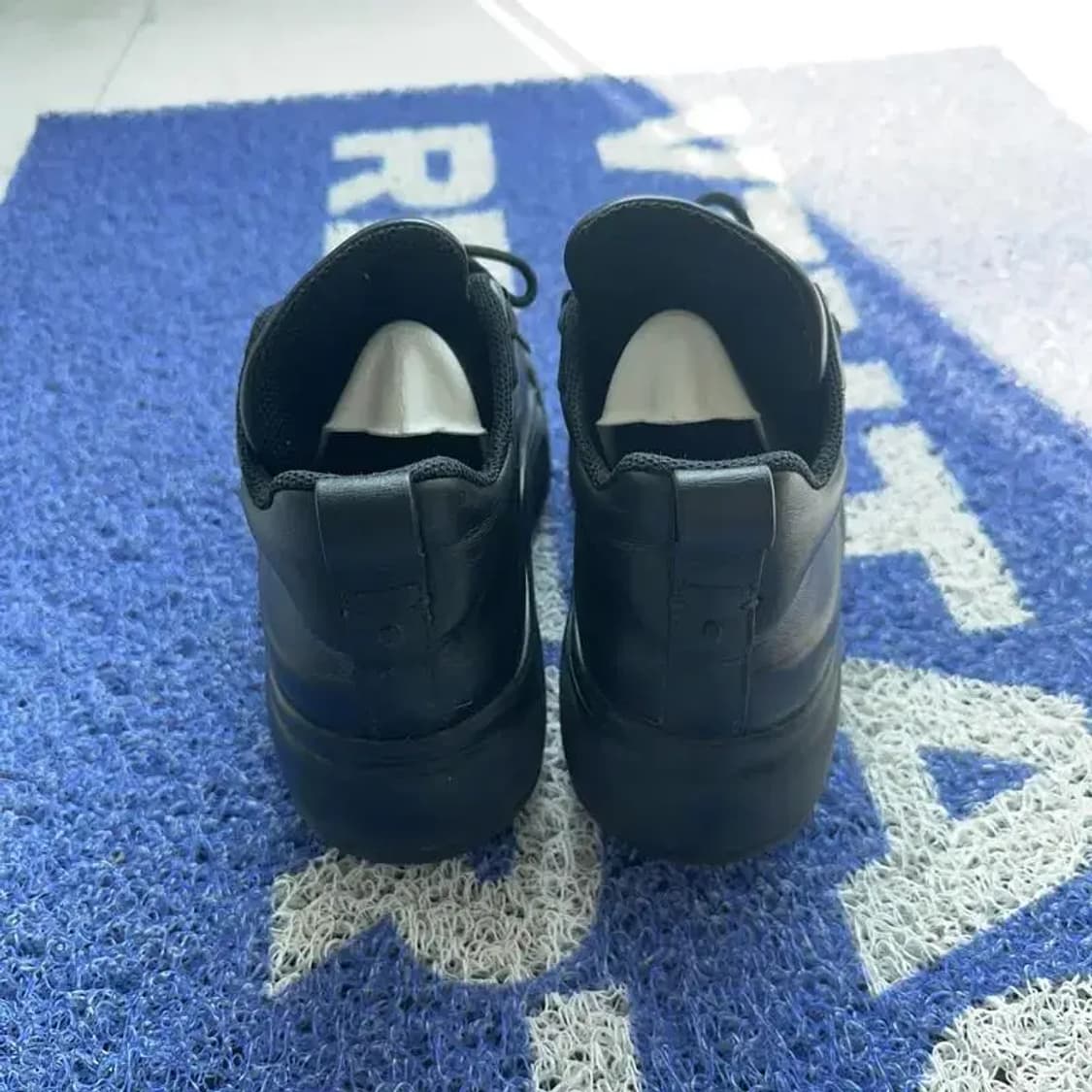 발렌티노 가라바니 스니커즈 eu36.5 상품이미지2