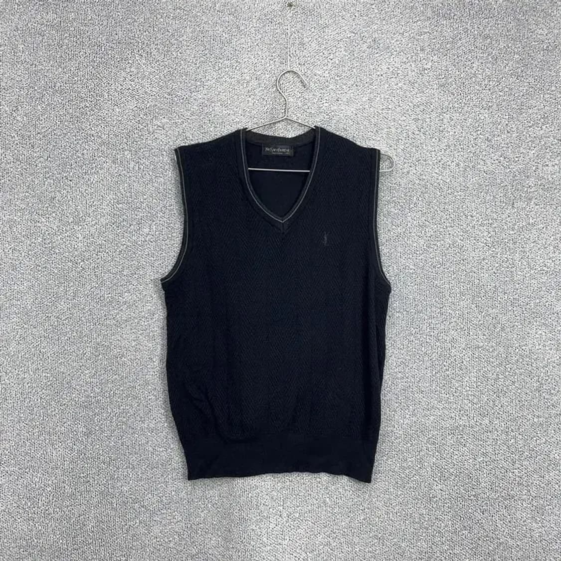 입생로랑 로고 니트 조끼 95 상품이미지1