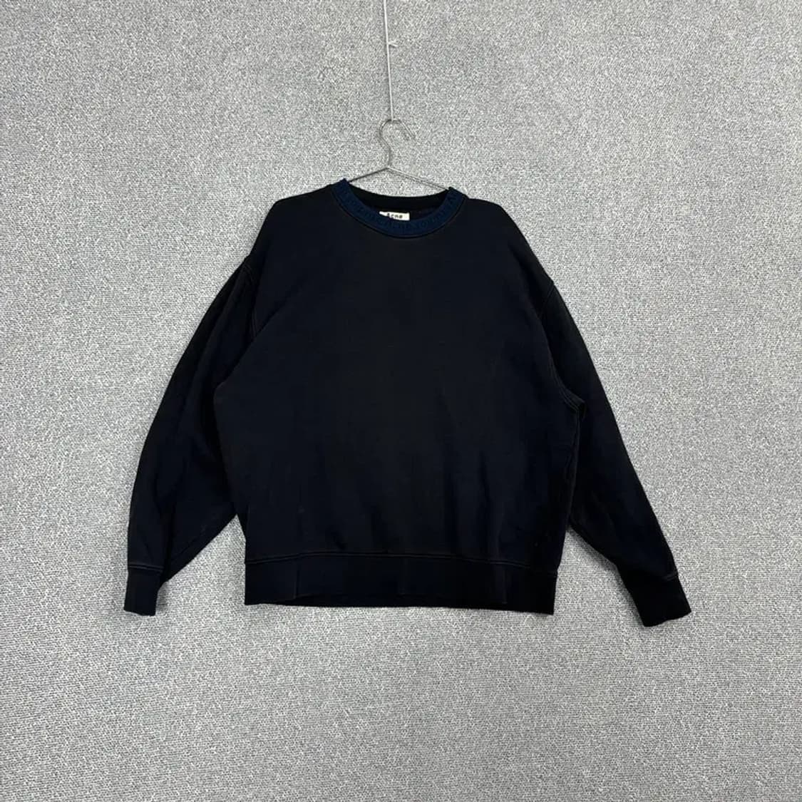 아크네 넥라인 스웻셔츠 M 상품이미지1