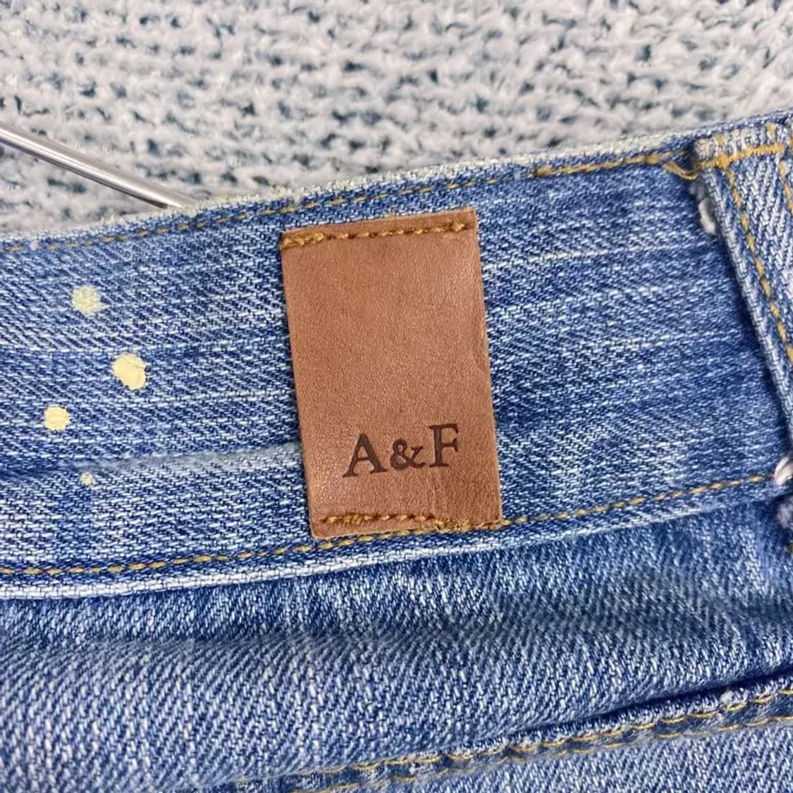 아베크롬비 Y2K 페인팅 데님 핫팬츠 상품이미지3