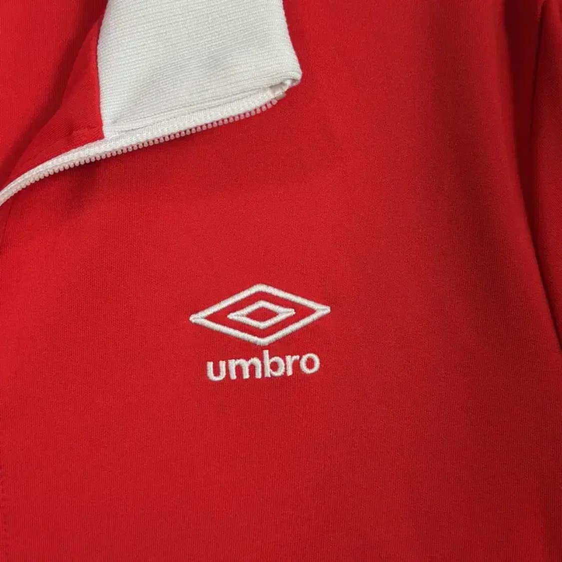 엄브로 사이드라인 레드 트랙탑 95 상품이미지4