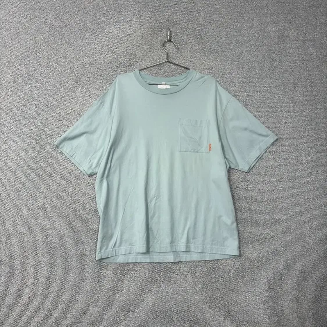 아크네 포켓 반팔티 L 상품이미지1