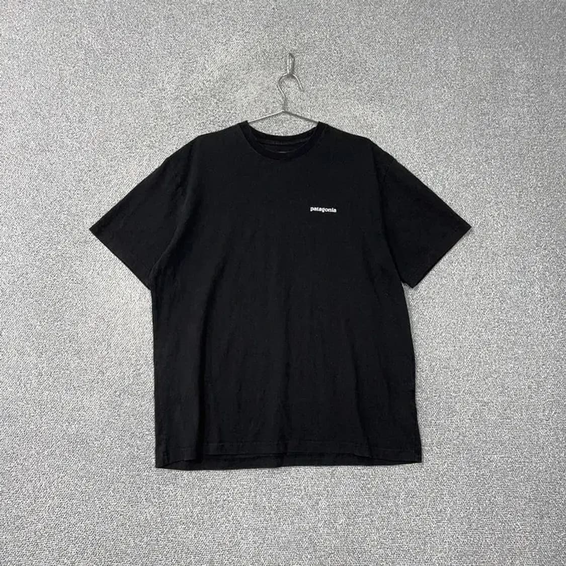 파타고니아 블랙 반팔티 XL 상품이미지1