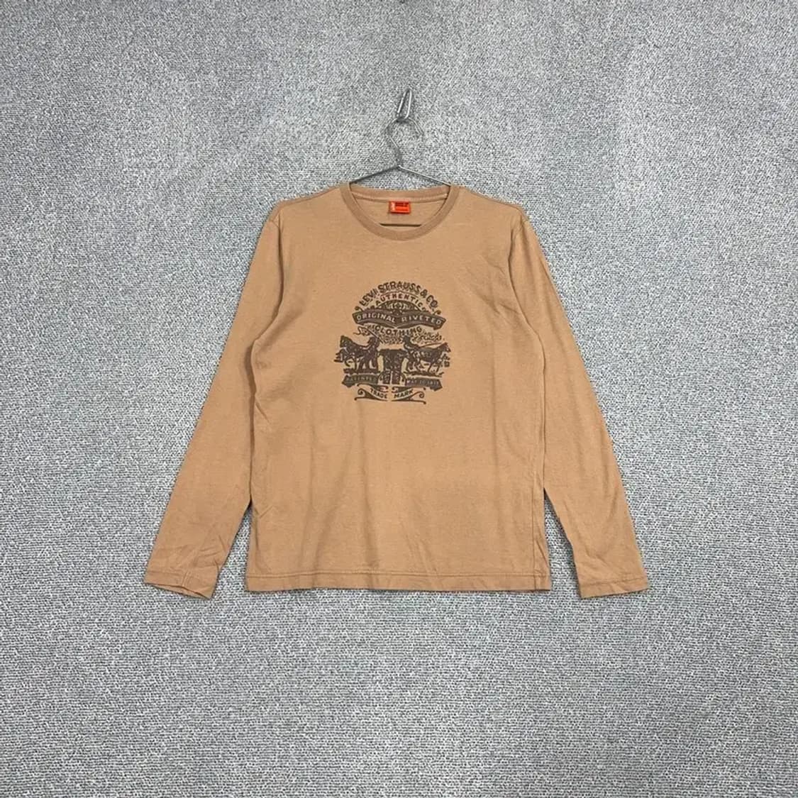 리바이스 빈티지 브라운 슬리브 긴팔티 95 상품이미지1