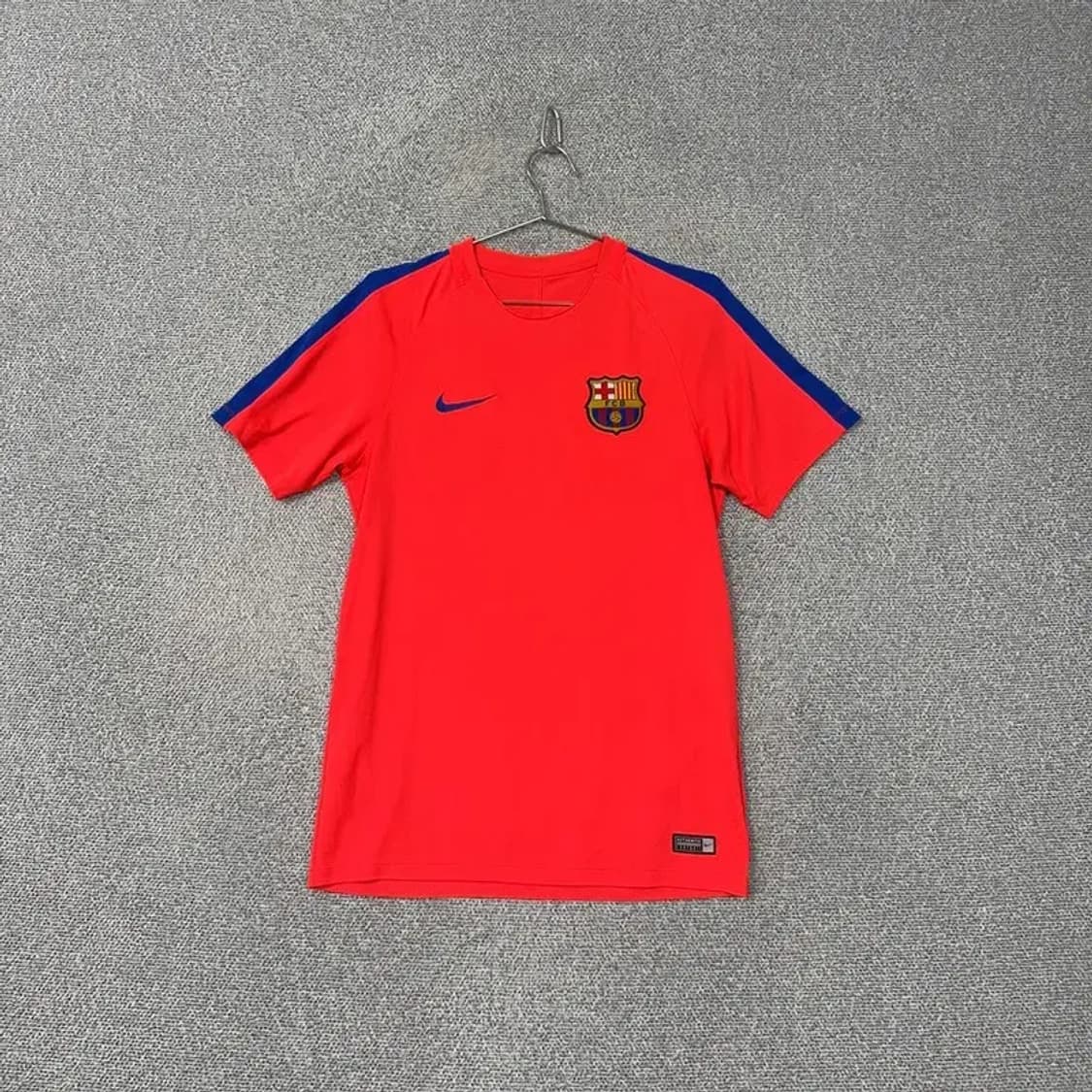 나이키 바르셀로나 풋볼 반팔티 M 상품이미지1