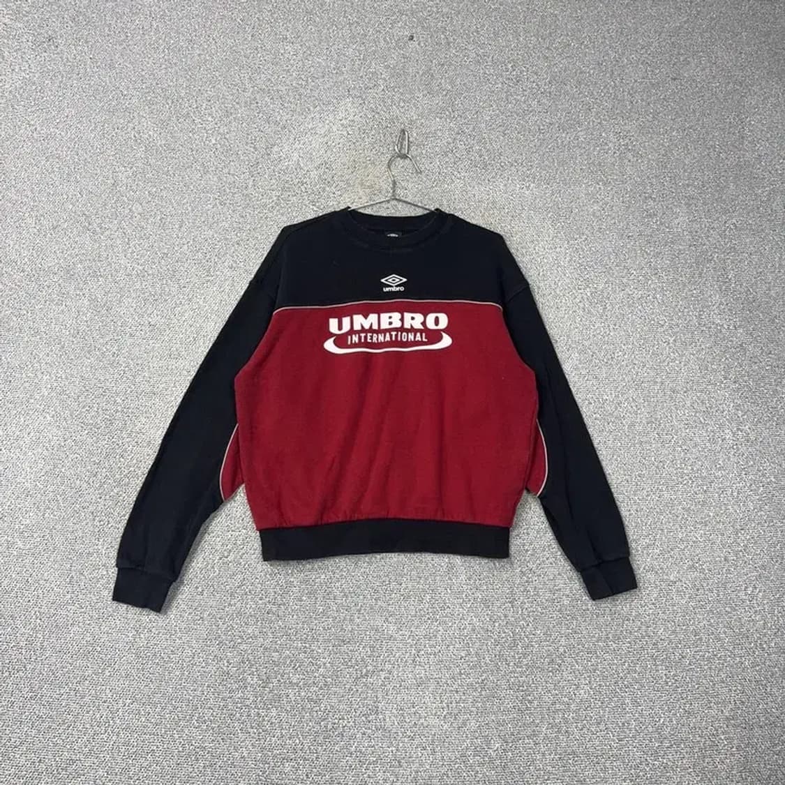 엄브로 투톤 프린팅 맨투맨 90 상품이미지1