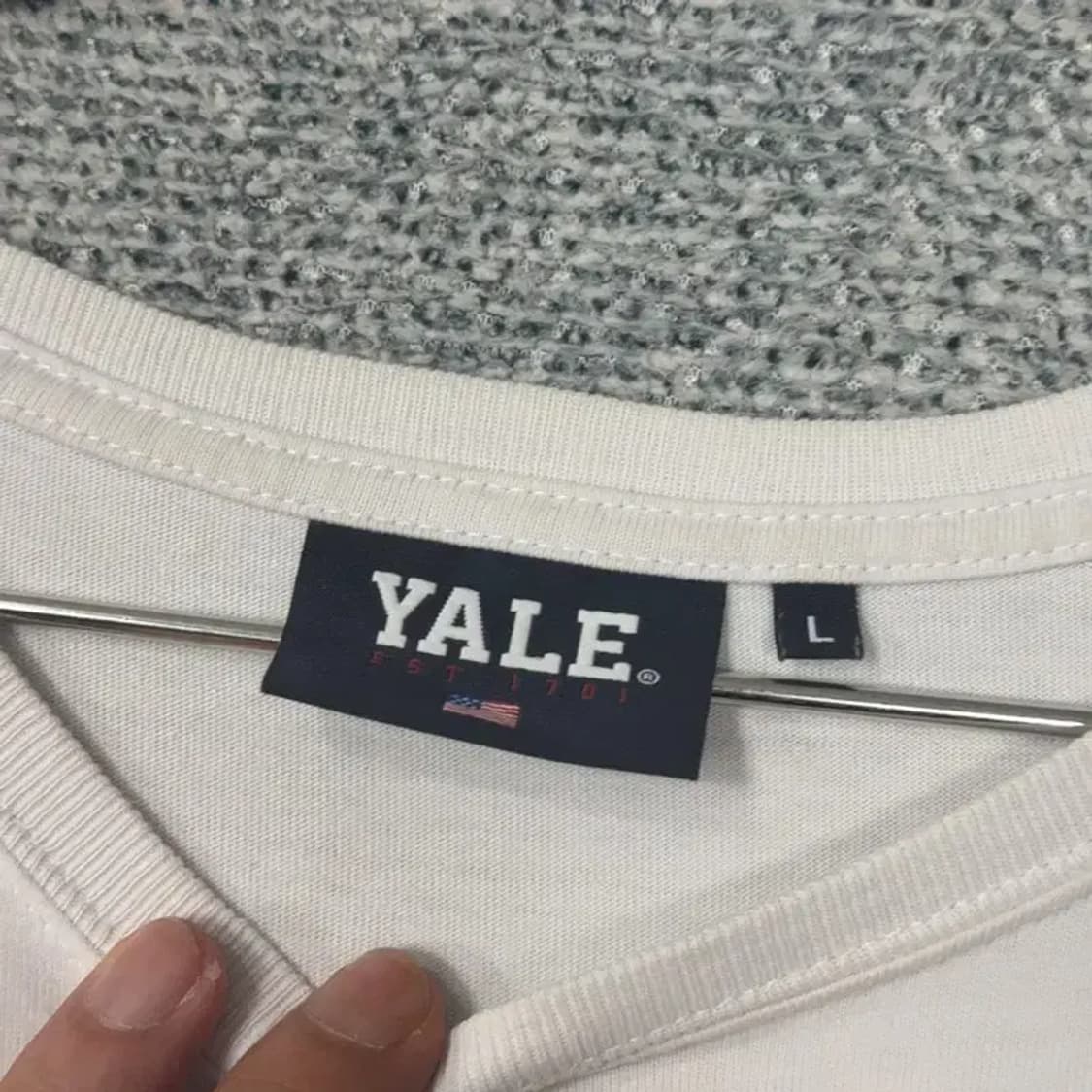 예일 캐주얼 로고 화이트 반팔티 L 상품이미지5