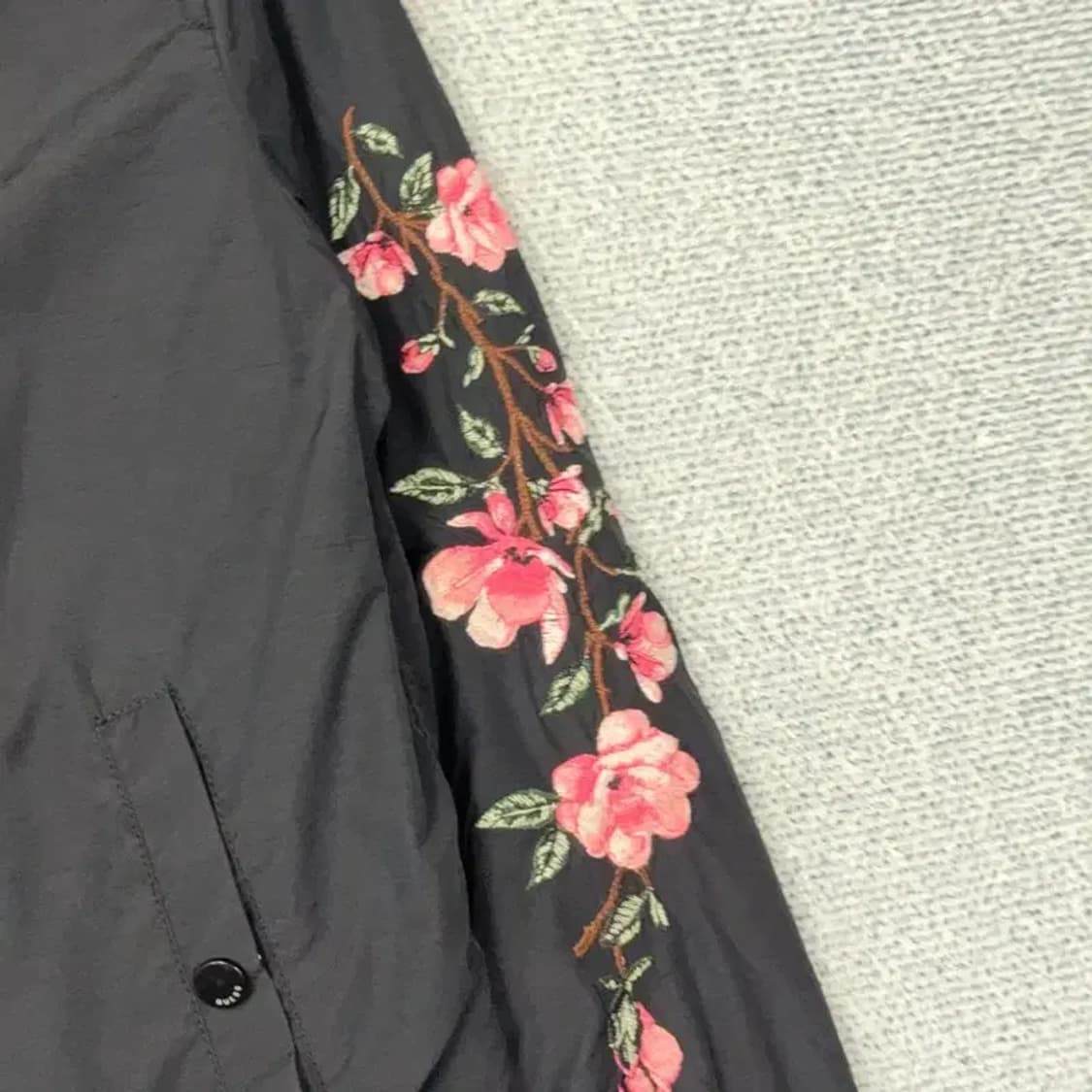 게스 빈티지 플라워 자수 블루종 XS 상품이미지4