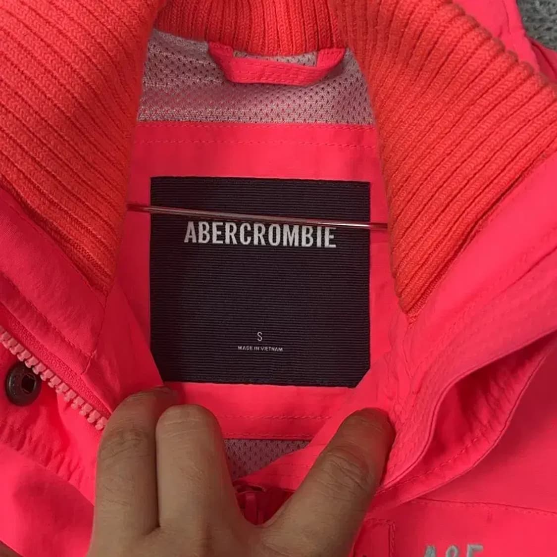 아베크롬비 핑크 형광 로고 바람막이 자켓 S 상품이미지5