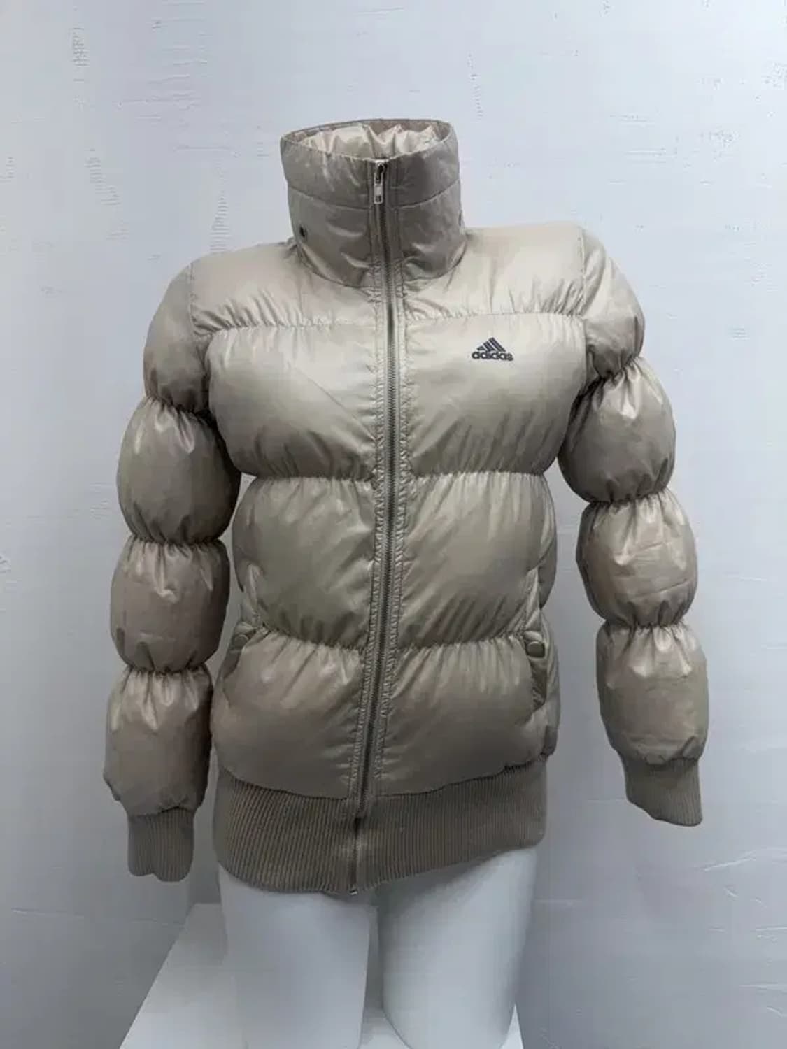 아디다스 베이지 하이네 패딩 상품이미지1