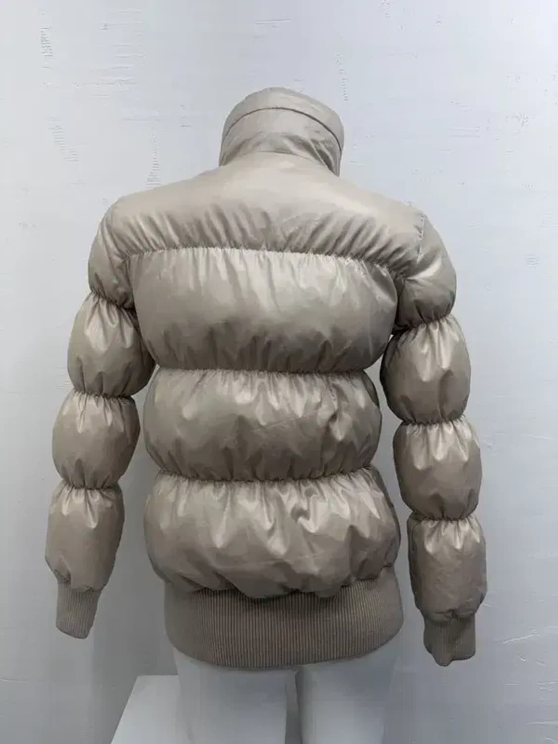 아디다스 베이지 하이네 패딩 상품이미지3