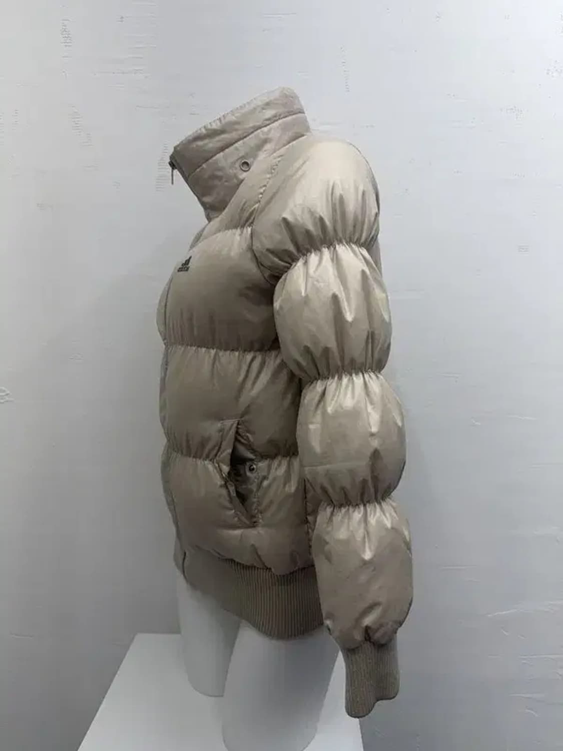 아디다스 베이지 하이네 패딩 상품이미지7