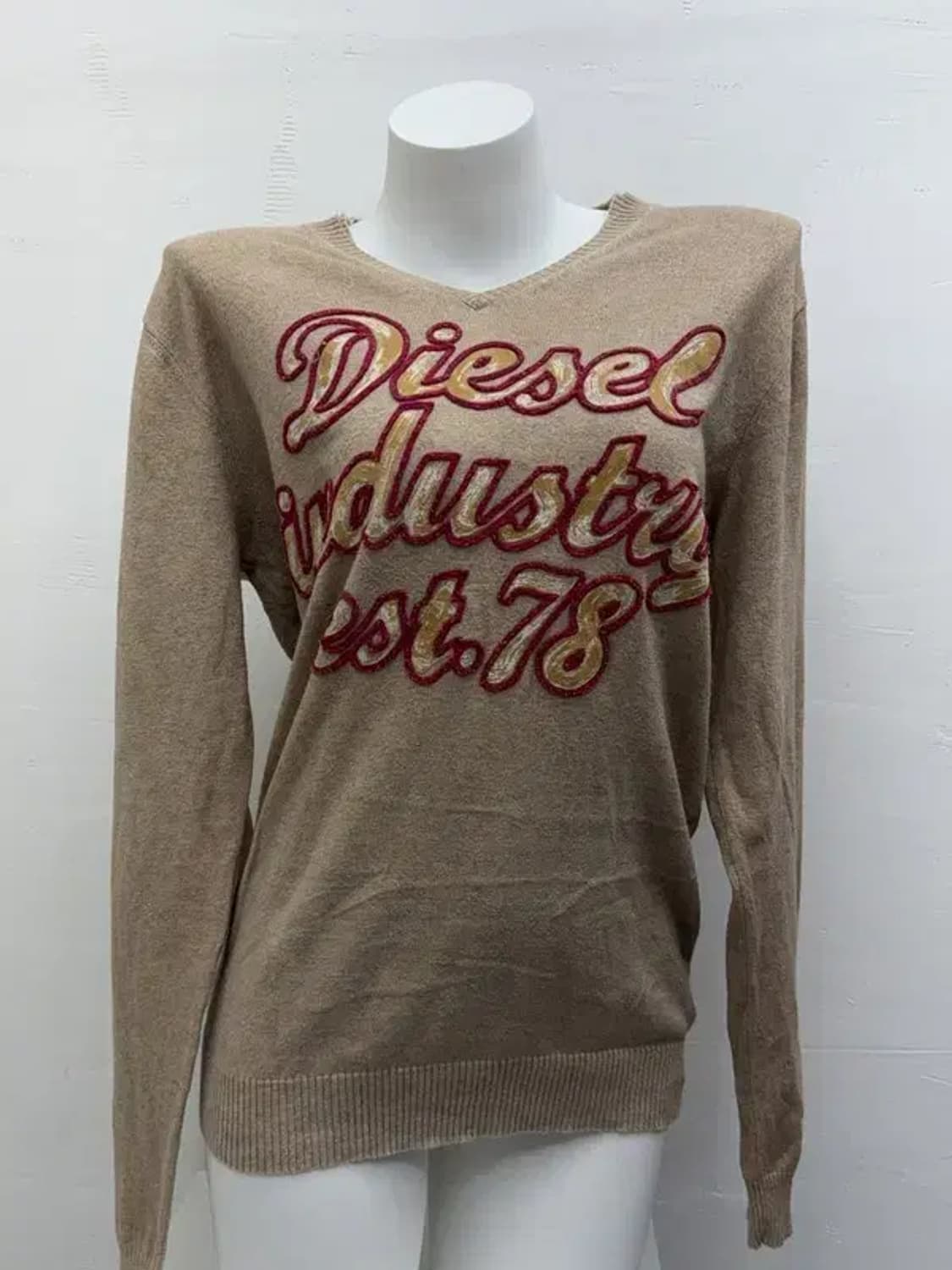 디젤 자수 스펠링 패치 베이지 니트 L 상품이미지1