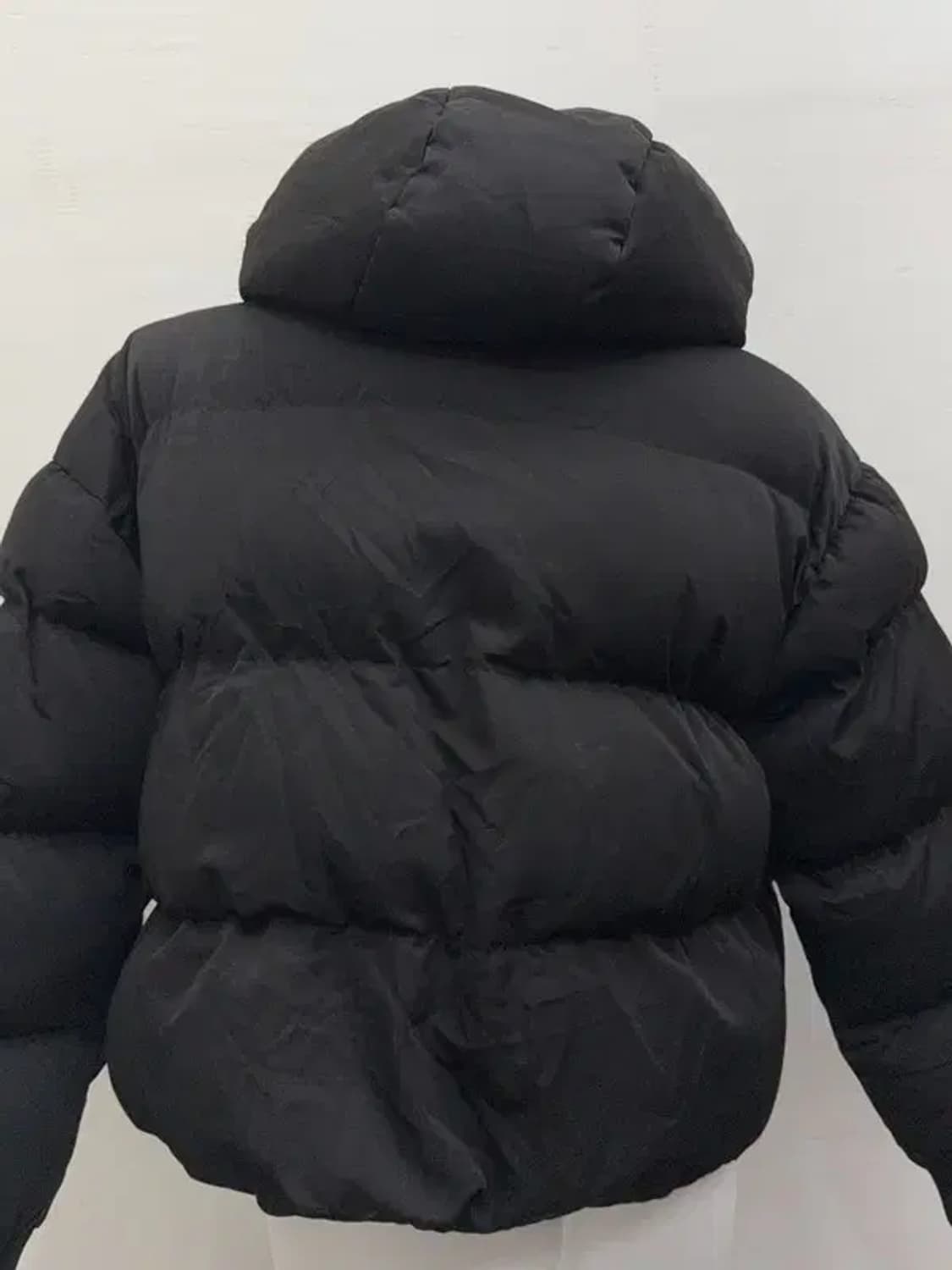 스투시 스펠링 블랙 숏패딩 10 상품이미지2