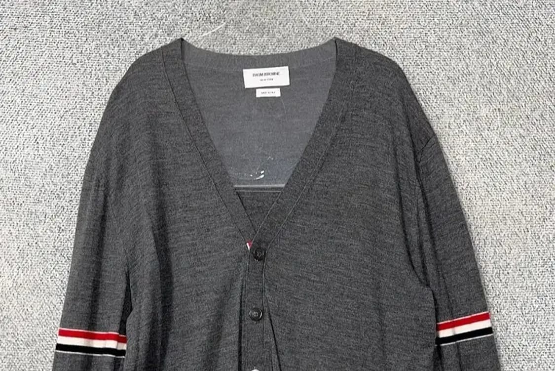 톰브라운 완장 울 니트 가디건 5 상품이미지3