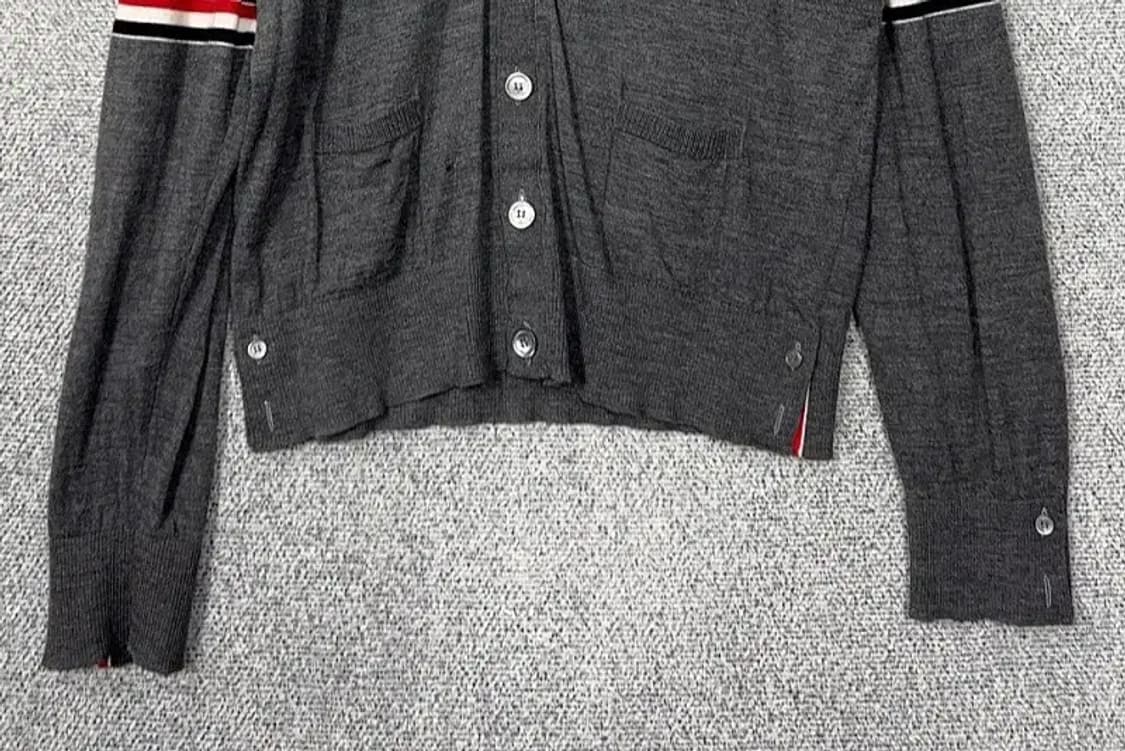 톰브라운 완장 울 니트 가디건 5 상품이미지4