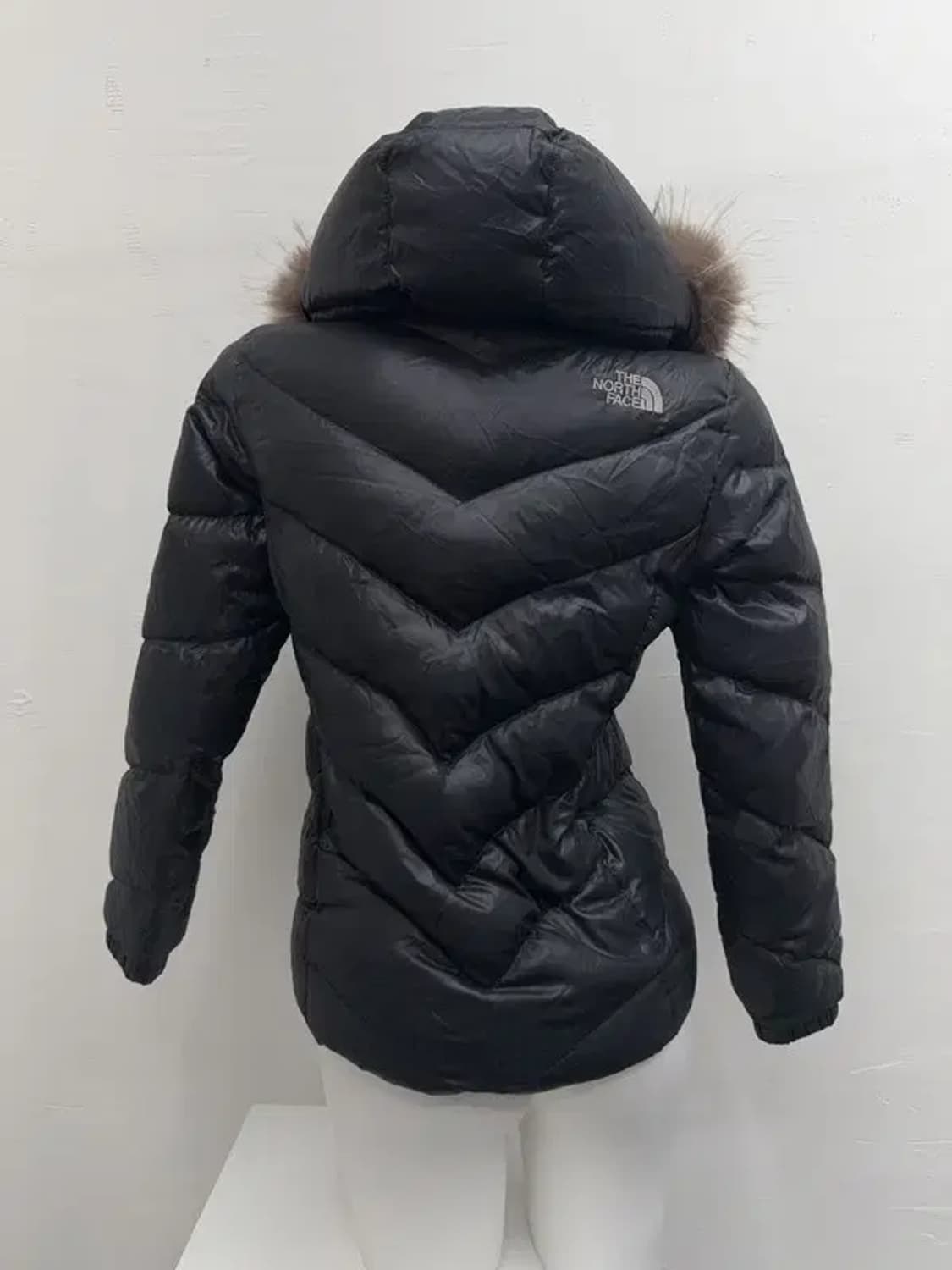 노스페이스 블랙 퍼패딩 M 상품이미지4