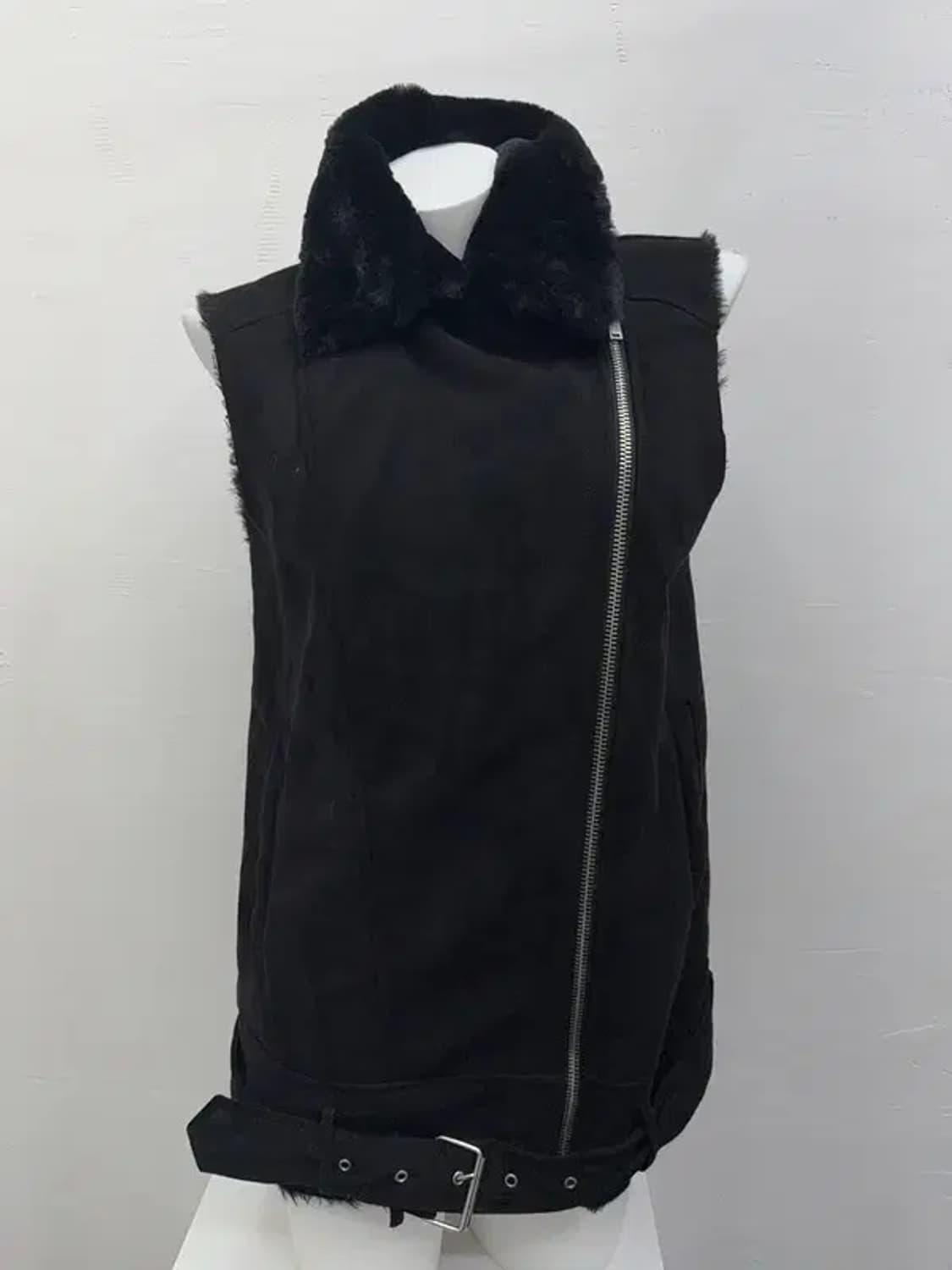 블랙 안감 퍼 스웨이드 사선 조끼 M-L 상품이미지1