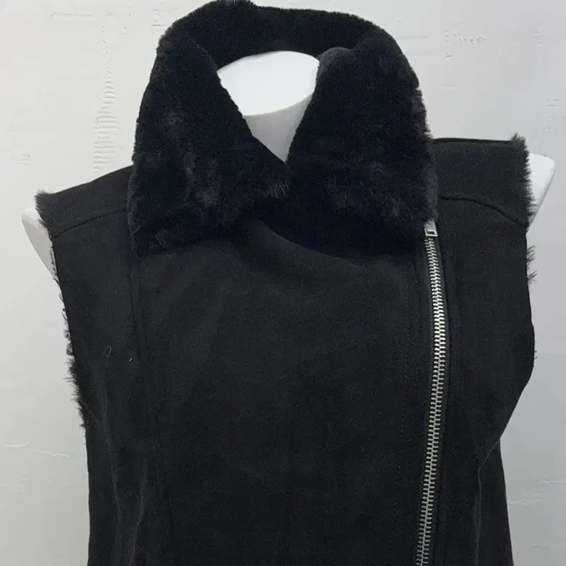 블랙 안감 퍼 스웨이드 사선 조끼 M-L 상품이미지3