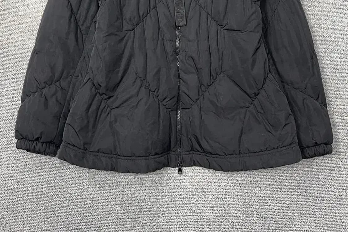 엠포리오 아르마니 블랙 누빔 패딩 점퍼 자켓 42 상품이미지4