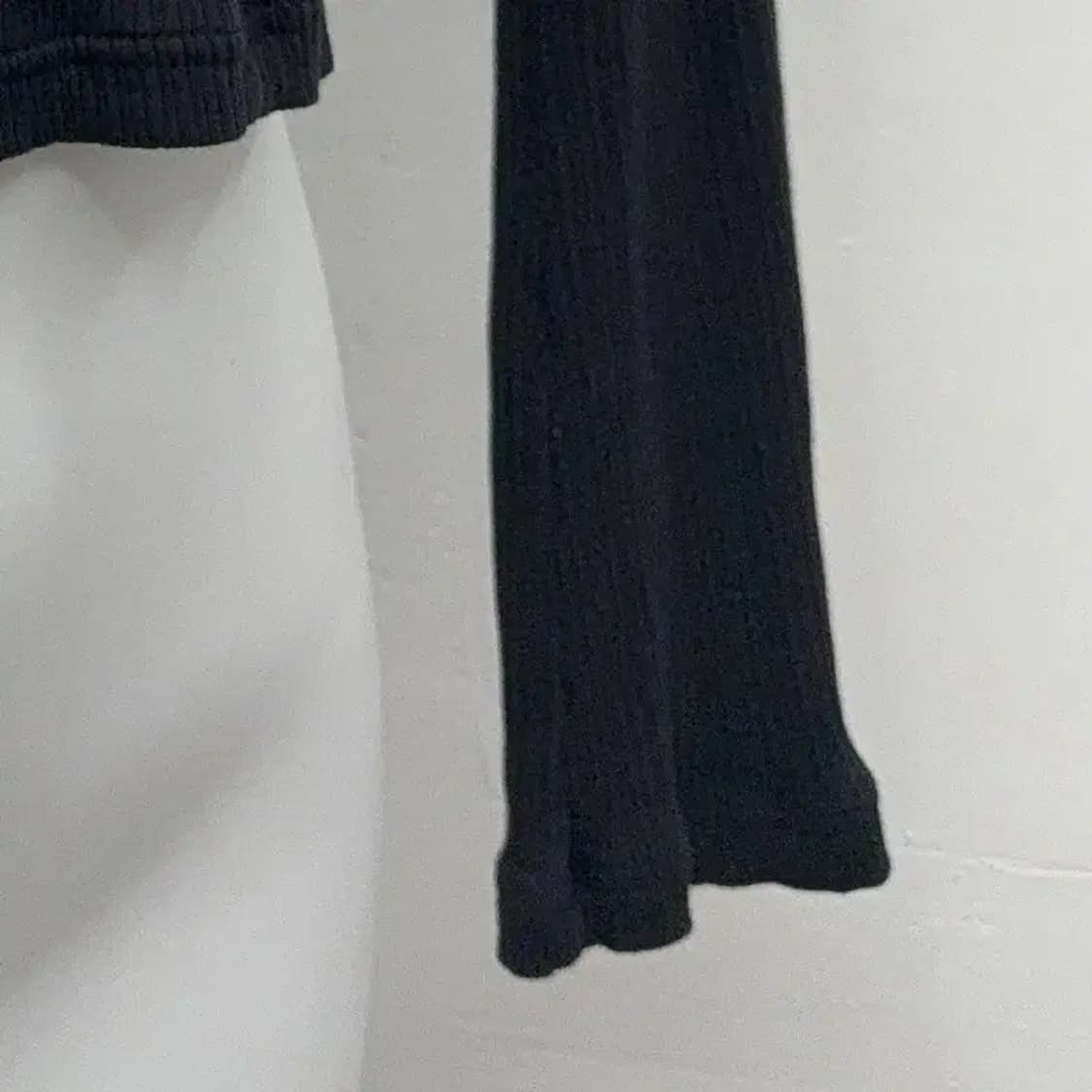 아디다스 블랙 딱붙 니트 긴팔티 S 상품이미지4