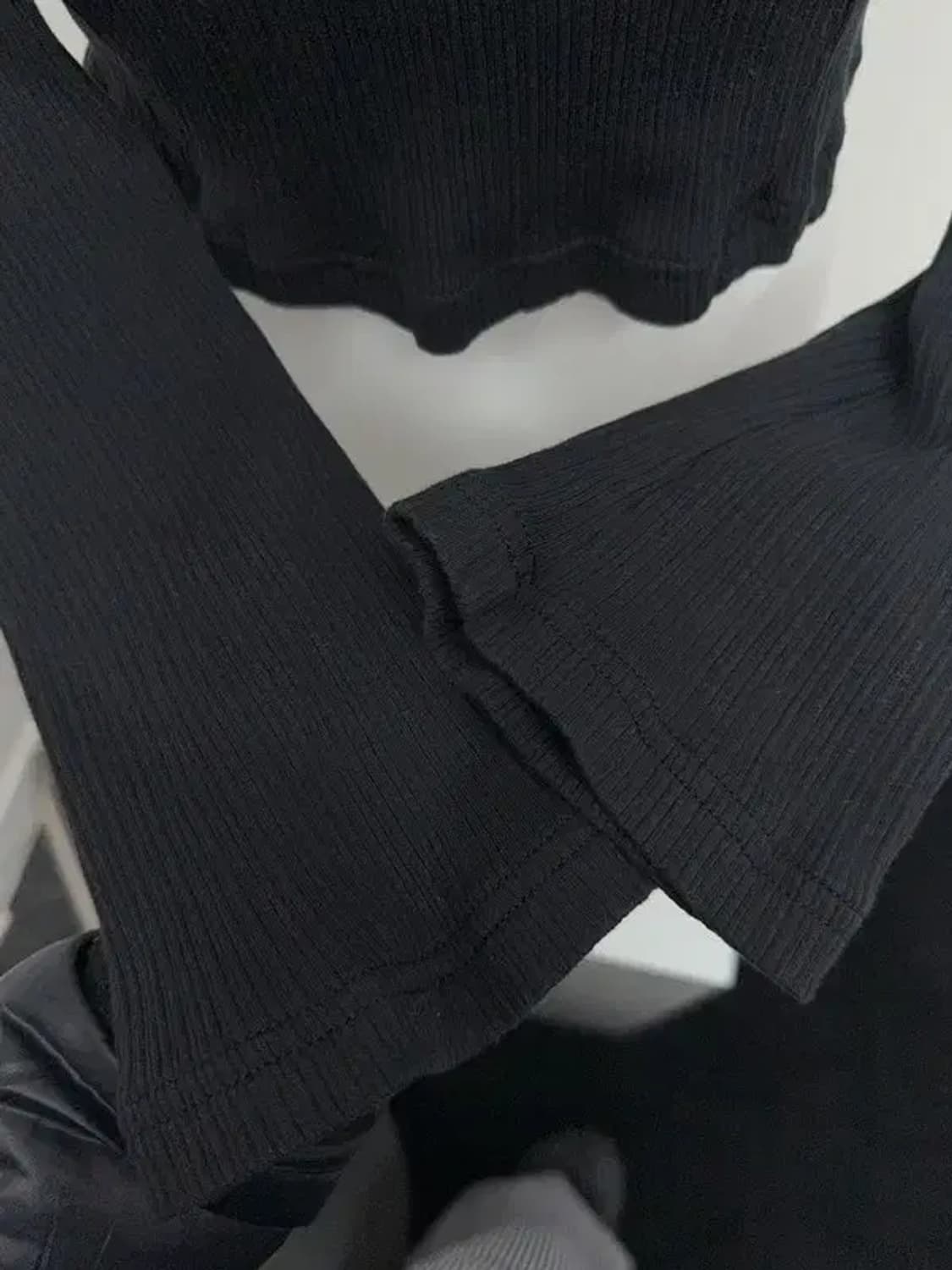 아디다스 블랙 딱붙 니트 긴팔티 S 상품이미지6