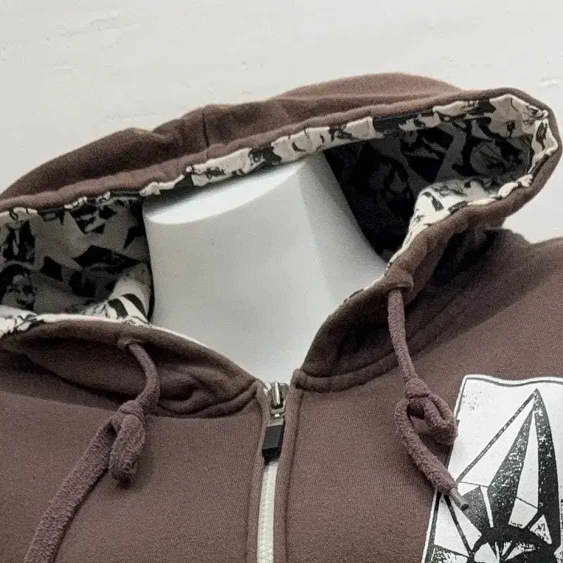 볼콤 프린팅 브라운 집업 XL 상품이미지6