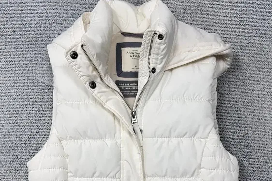 아베크롬비 화이트 패딩 조끼 M 상품이미지3