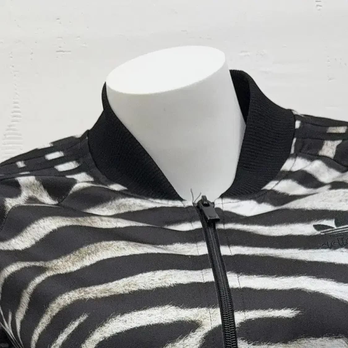 아디다스 애니멀 블랙 자켓 090 상품이미지3