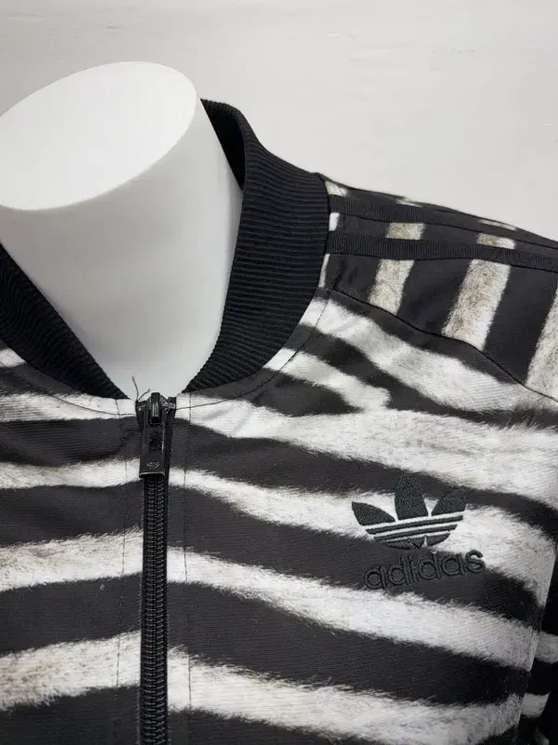 아디다스 애니멀 블랙 자켓 090 상품이미지9