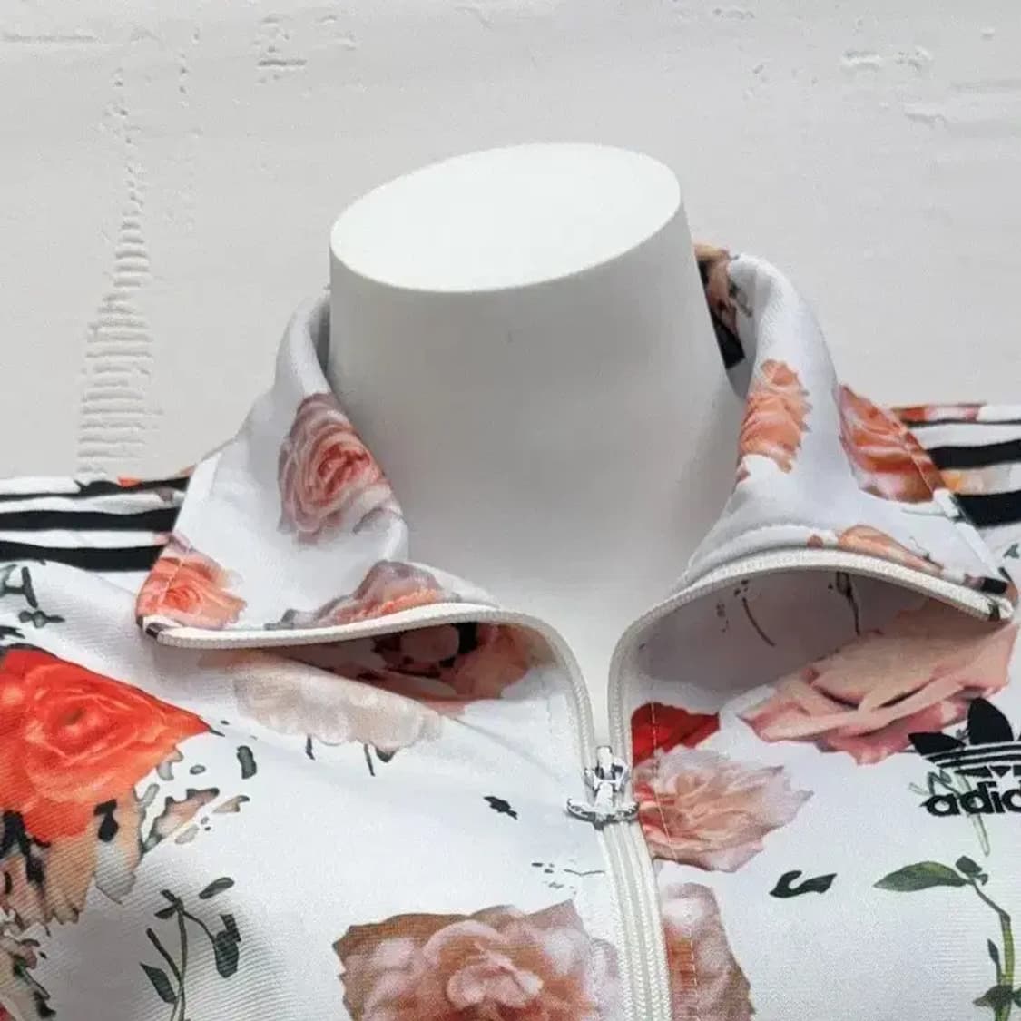 아디다스 플라워 화이트 자켓 90 상품이미지3