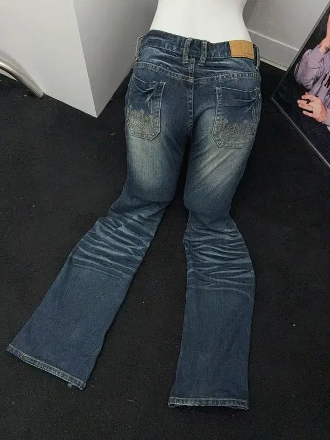 네이비 백자수 부츠컷 청바지 27 상품이미지1