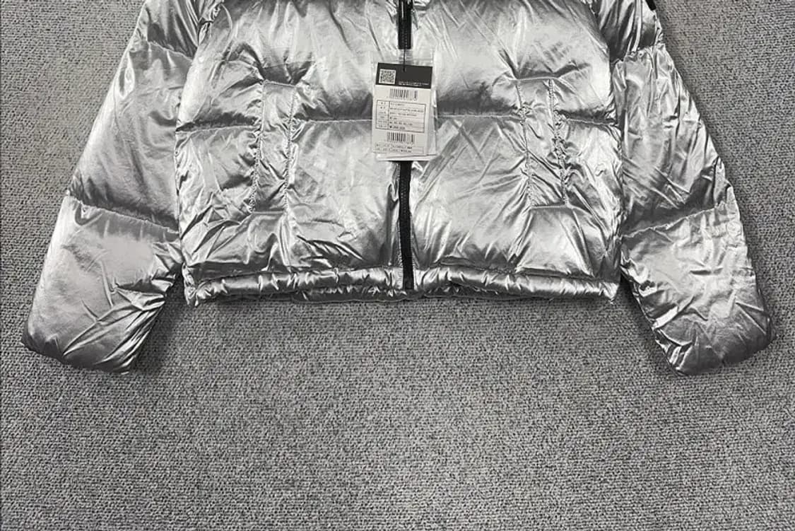 [새상품]노스페이스 실버 유광 크롭 패딩 S/85 상품이미지4